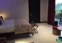 Premium Suite Bathtub Manoa