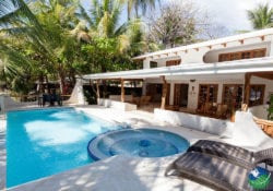 Hotel Tropico Latino