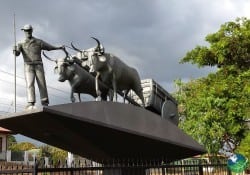 Atenas Costa Rica, farmer monument